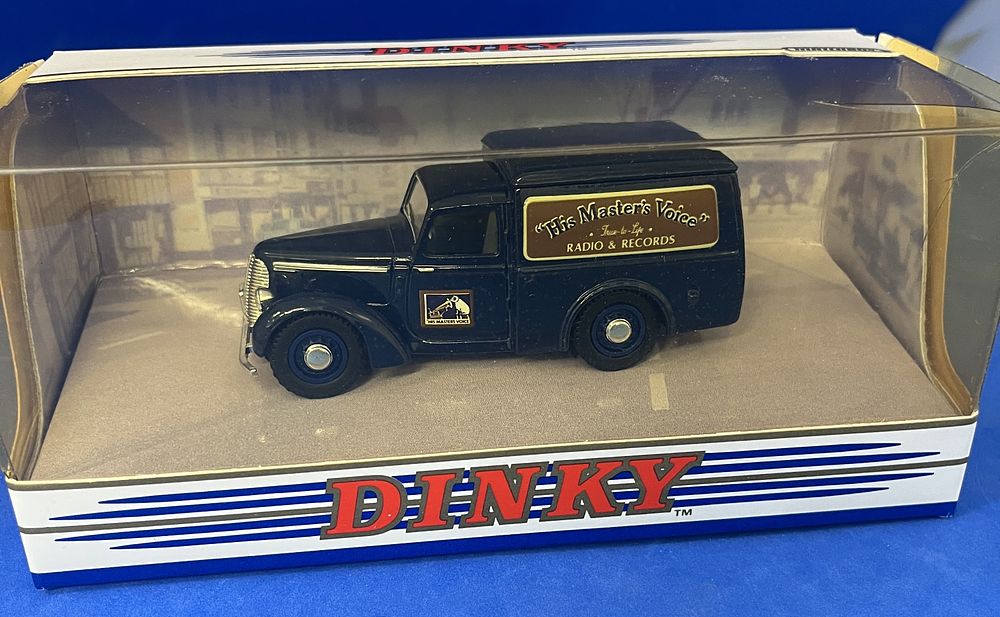 Lot 502: Dinky His Masters Voice 1948 Commer 8 CWT...