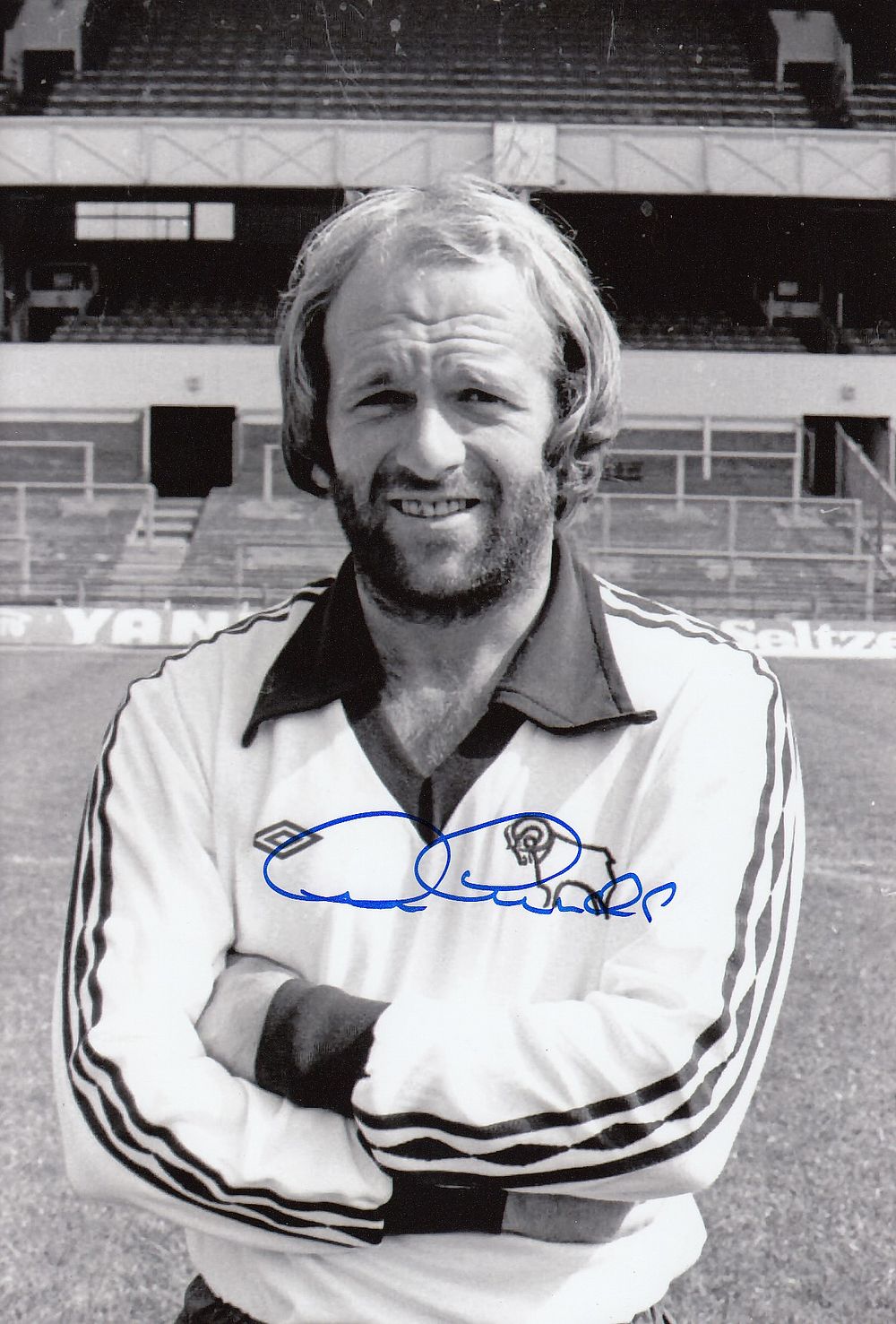 Lot 163: Autographed ARCHIE GEMMILL 12 x 8 Photograph: Derby...