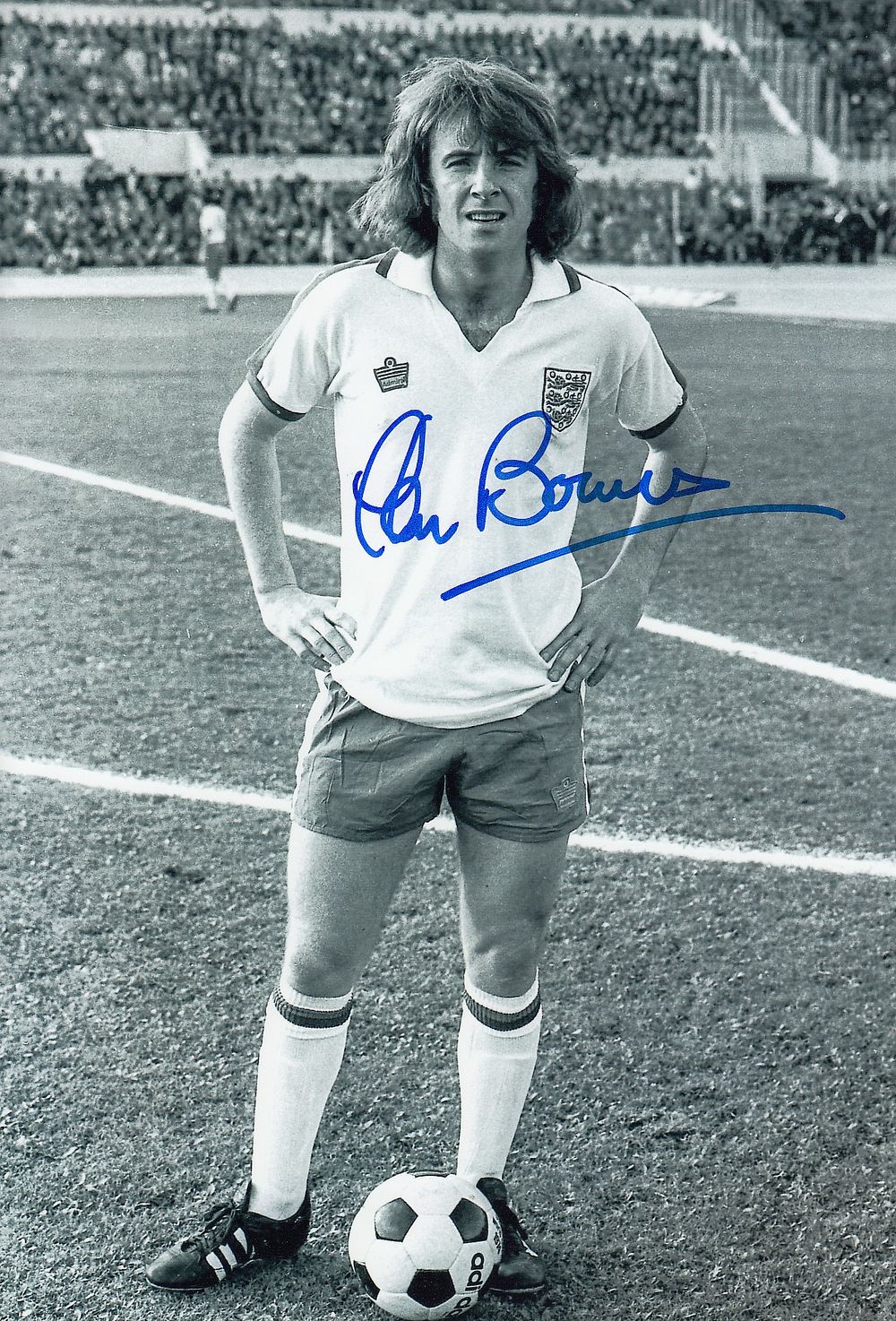 Lot 171: Autographed STAN BOWLES 12 x 8 Photograph: STAN...