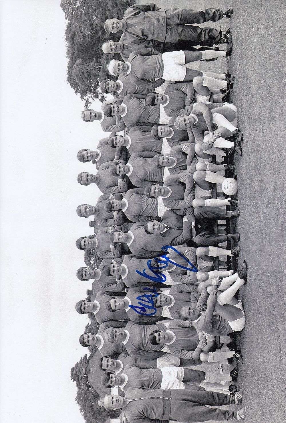 Lot 174: Autographed COLIN HARVEY 12 x 8 Photograph: Everton...