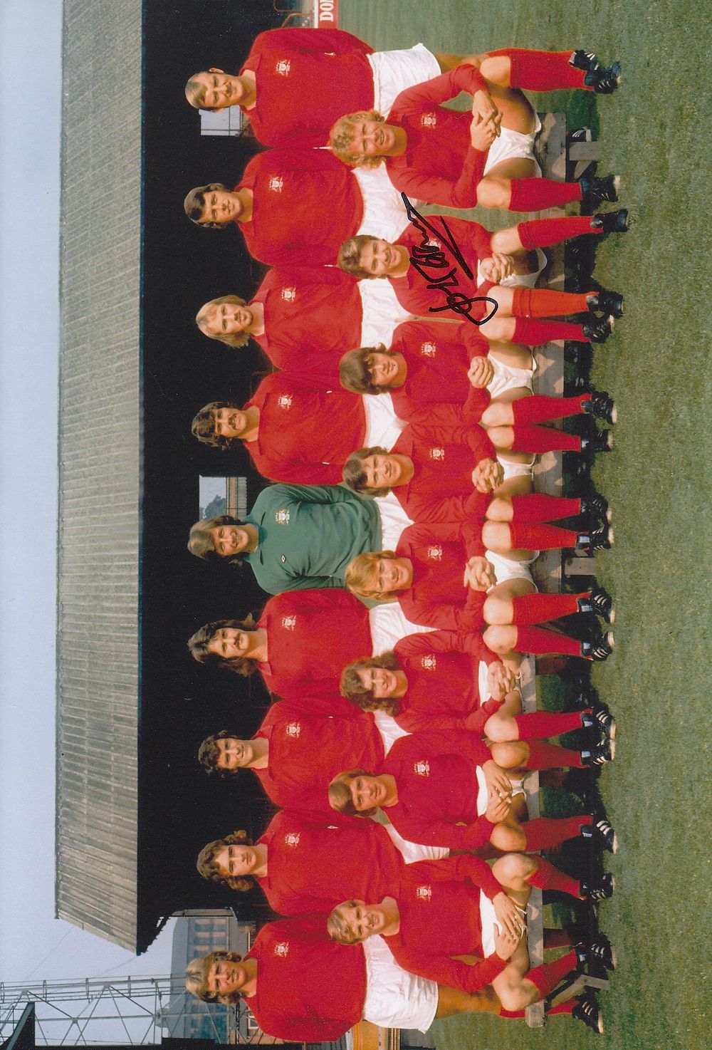 Lot 186: Autographed JOHN ROBERTSON 12 x 8 Photograph: Nottingham...