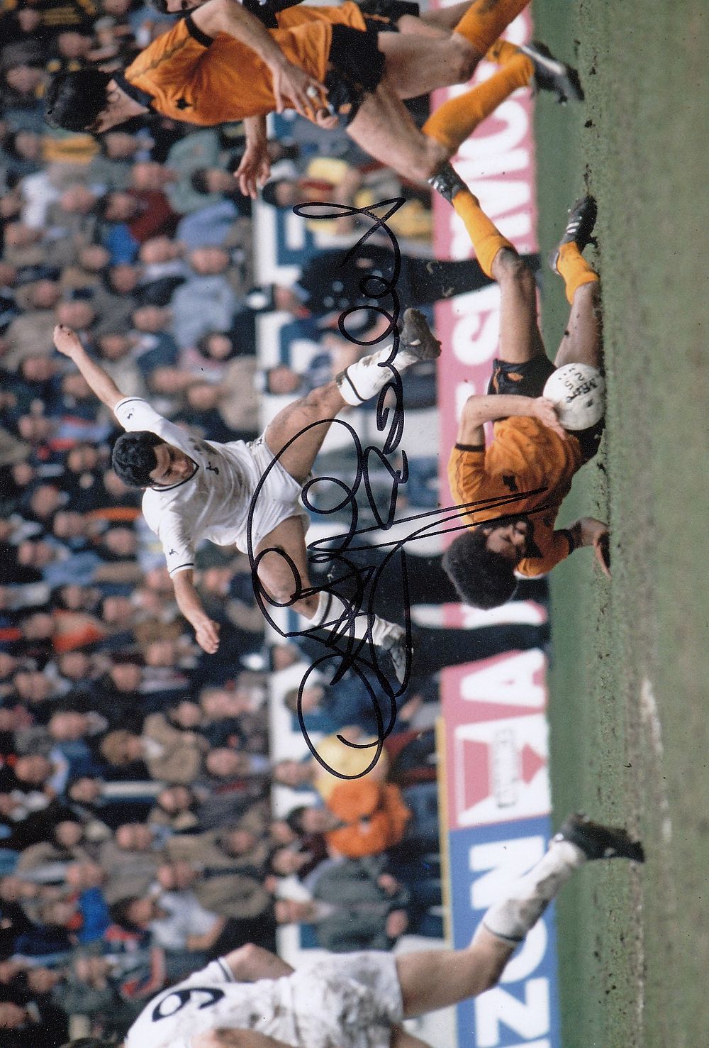 Lot 195: Autographed OSSIE ARDILES 12 x 8 Photograph: Tottenham...
