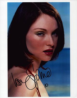 Sophie Ellis Bextor signed 10x8inch colour photo.