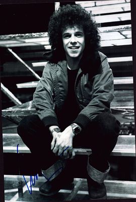 Leo Sayer signed 12x8inch black and white photo.