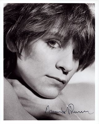 Amanda Plummer signed 10x8inch black and white photo.