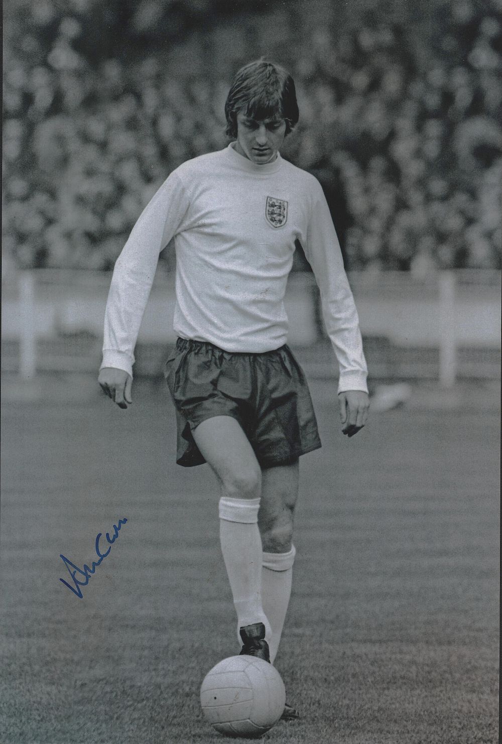 Lot 209: Autographed ALLAN CLARKE 12 x 8 Photograph: England...