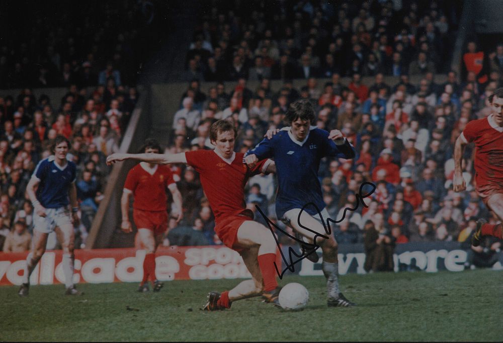 Lot 217: Autographed DUNCAN McKENZIE 12 x 8 Photograph: Everton's...
