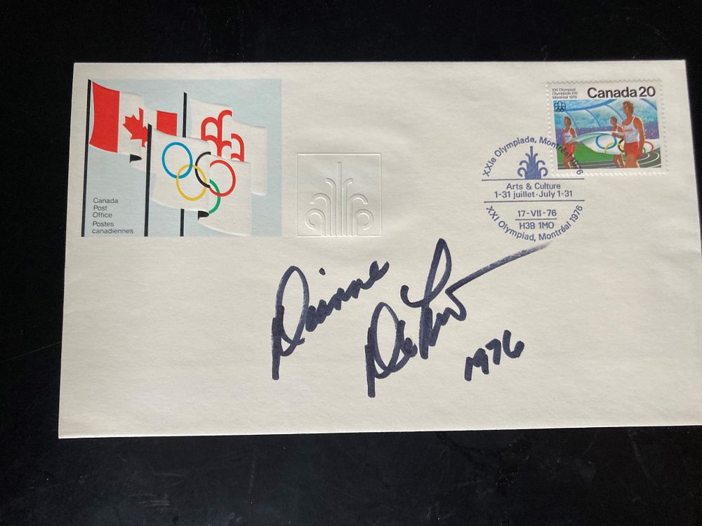 Lot 203: Olympic Skater Dianne Margaret de Leeuw signed 1976...