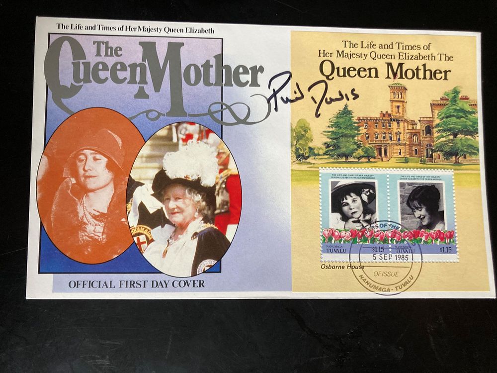 Lot 214: Quadrophenia actor Philip Davis signed 1985 Queen Mother...