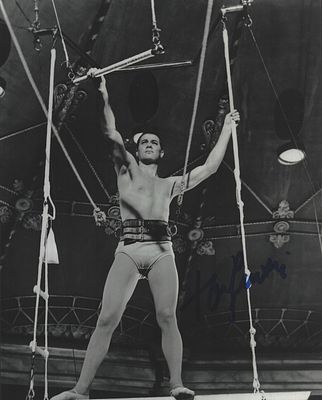 Tony Curtis signed 10x8inch black and white photo.