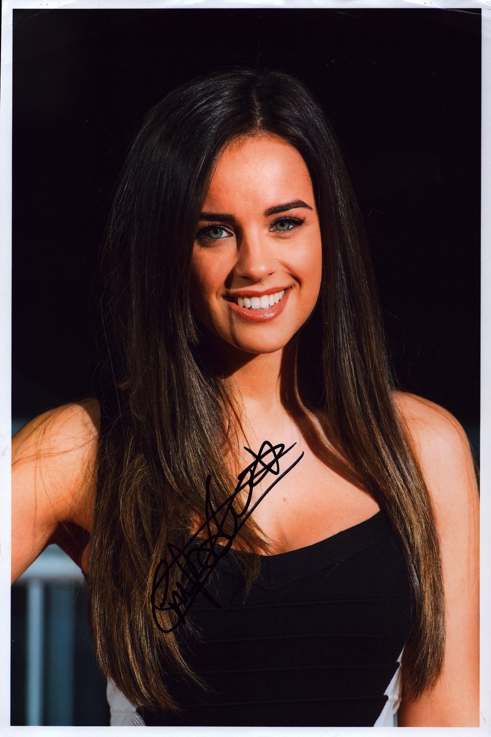 Lot 542: Georgia May Foote signed 12x8 inch colour photo.