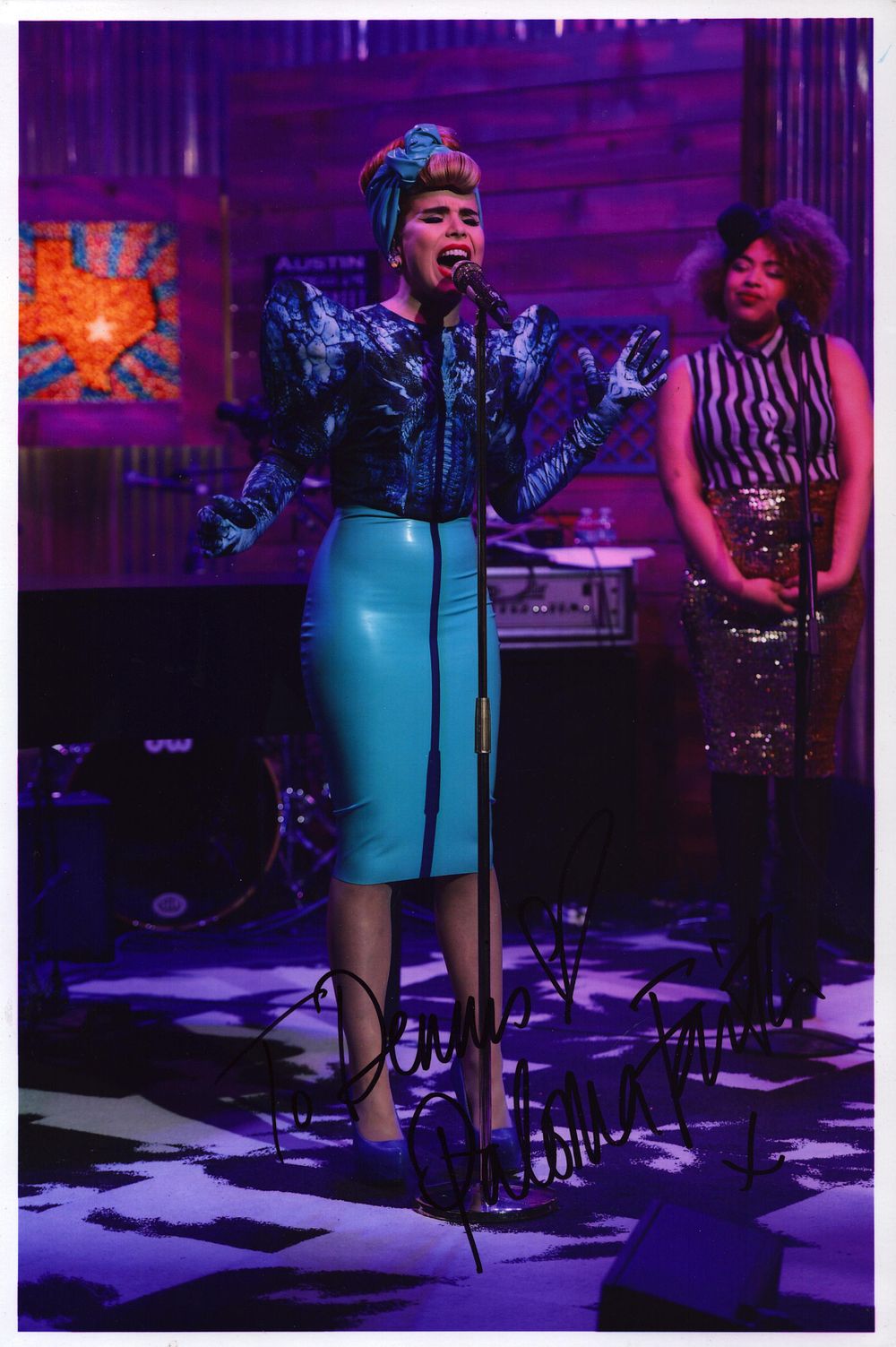 Lot 556: Paloma Faith signed 12x8 inch colour photo.