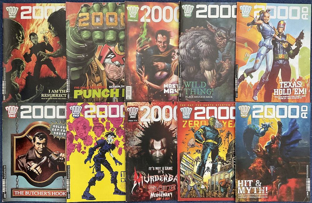 Lot 312: Collection of 10 comics 2000AD comics, Prog 1998...