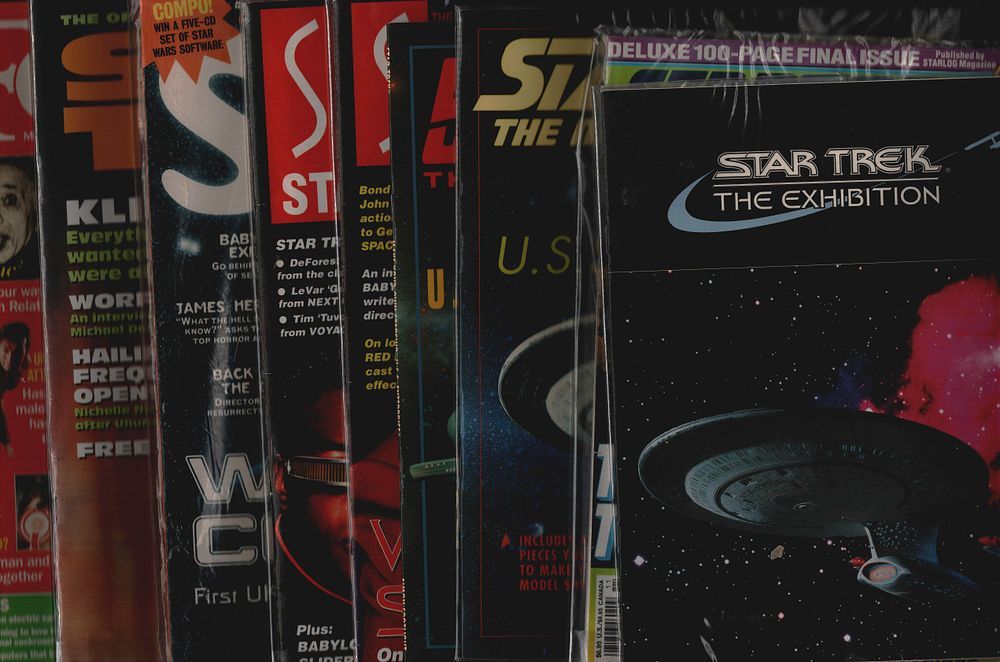 Lot 381: Star Trek magazine collection, includes The next generation...