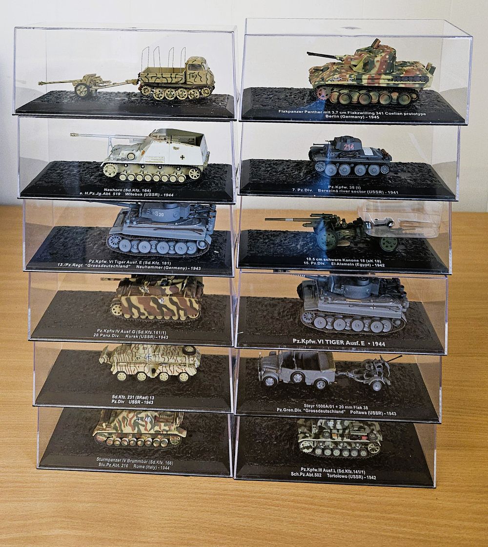 Lot 400: Military Tanks in cases Collection 12. Nashorn (Sd....