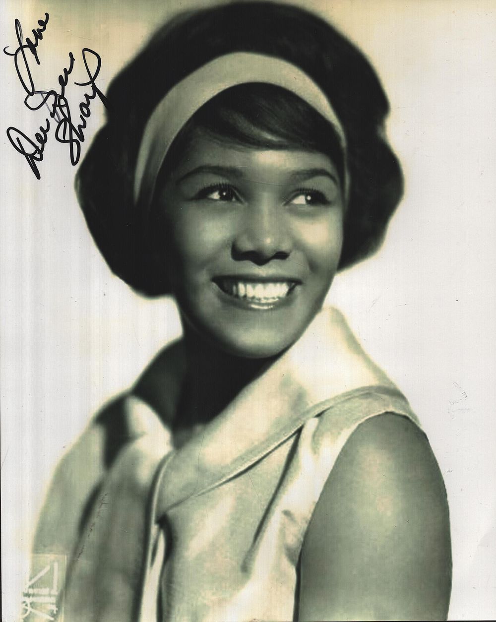 Lot 184: Dee Dee Sharp signed 10x8inch black and white...