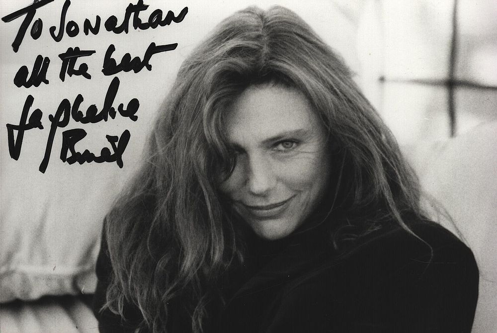 Lot 373: Jacqueline Bisset signed 6x4inch black and white photo.