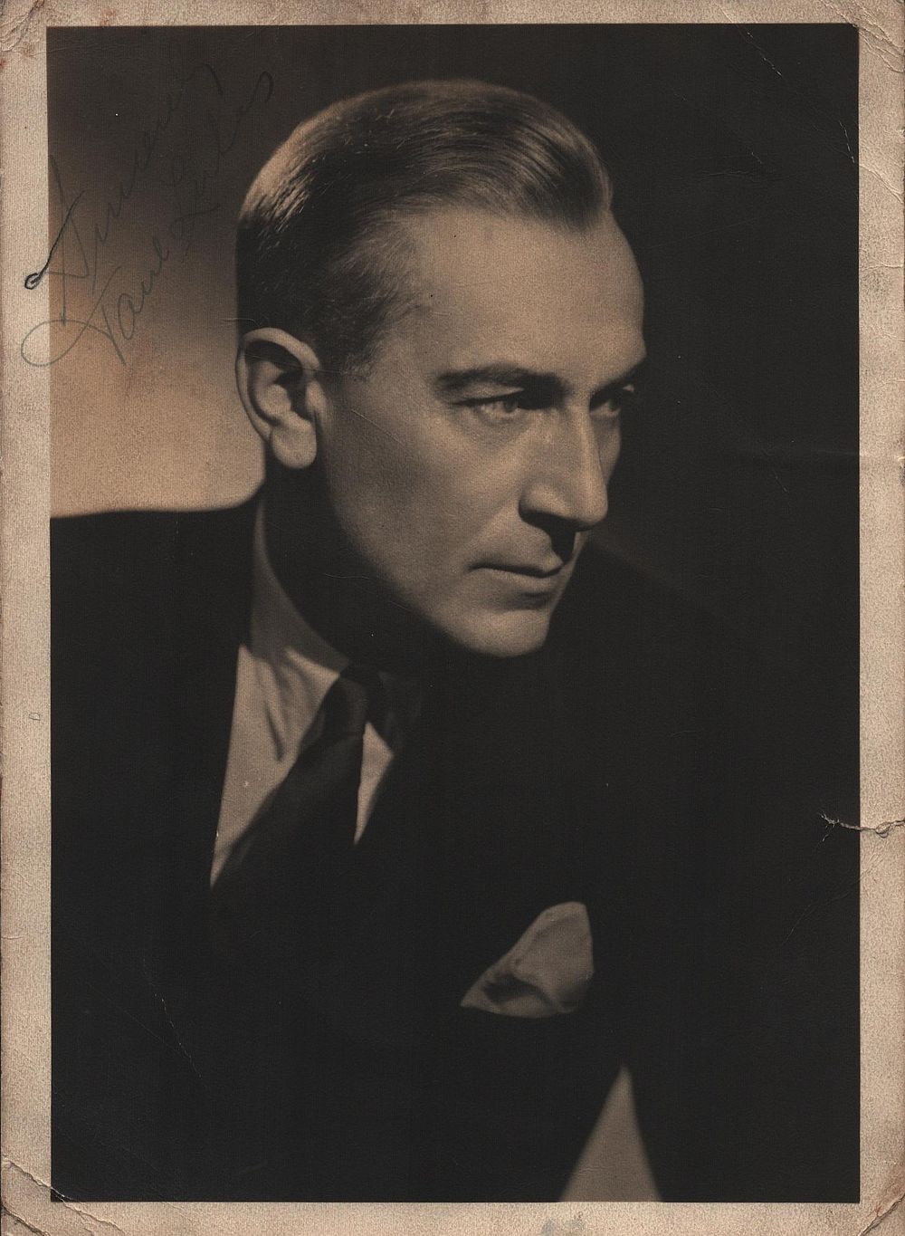 Lot 374: Paul Lukas signed 7x5inch vintage photo.