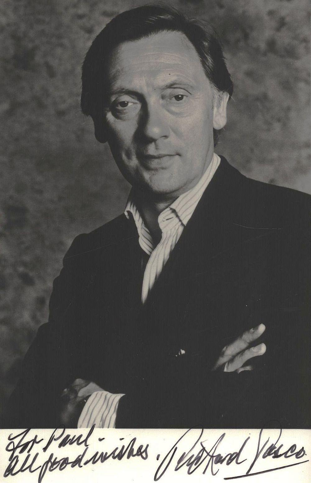 Lot 402: Richard Pasco signed 6x4inch black and white photo....