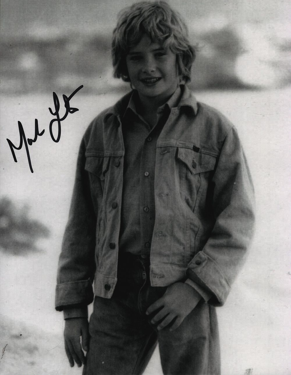 Lot 282: MARK LESTER Oliver Actor signed 8x10 Photo .