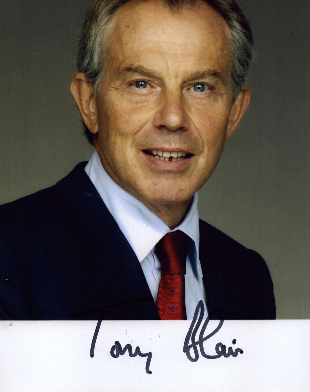 Lot 167: Tony Blair signed 8x6inch colour photo.