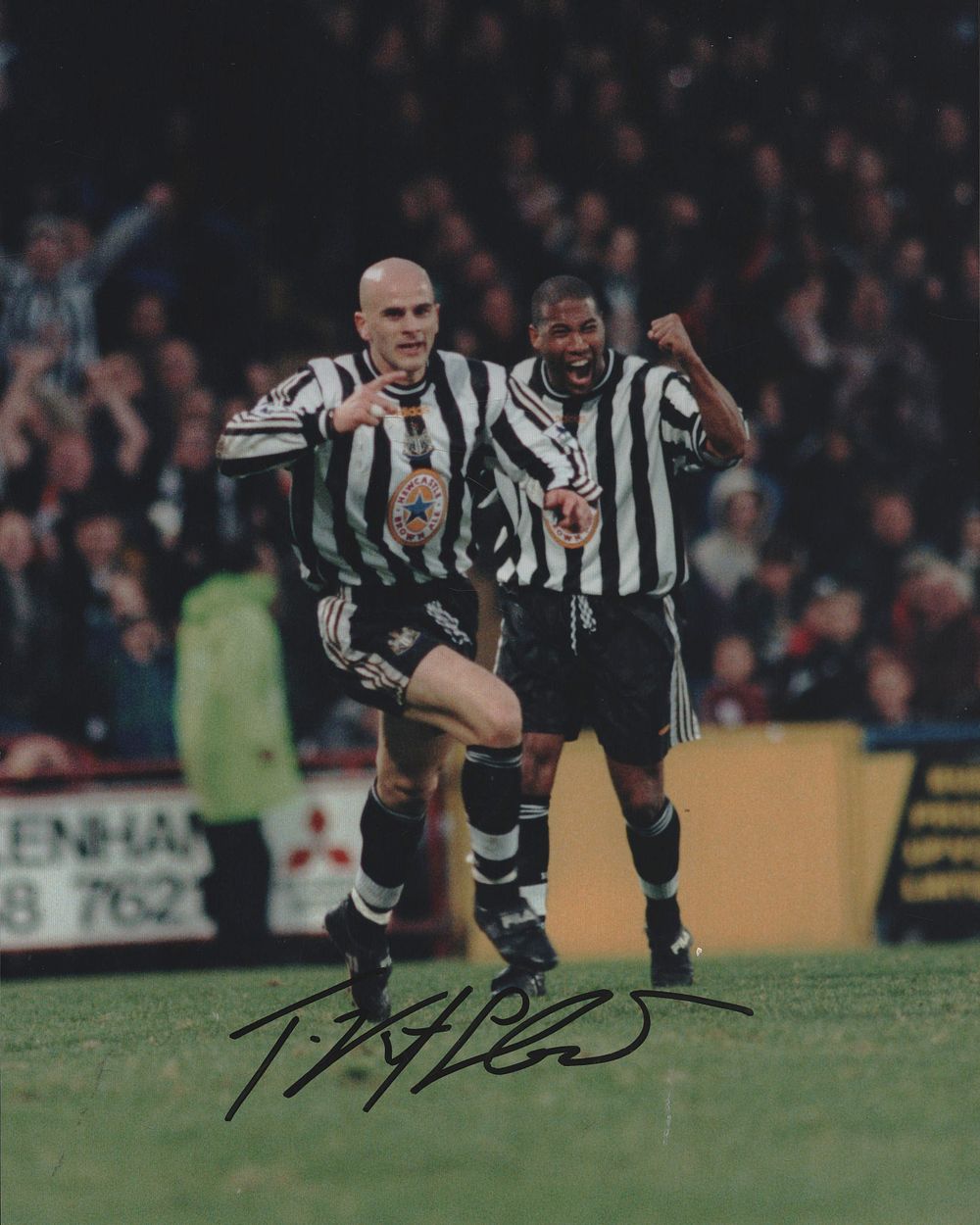Lot 240: Temuri Ketsbaia signed 10x8inch Newcastle United colour photo.