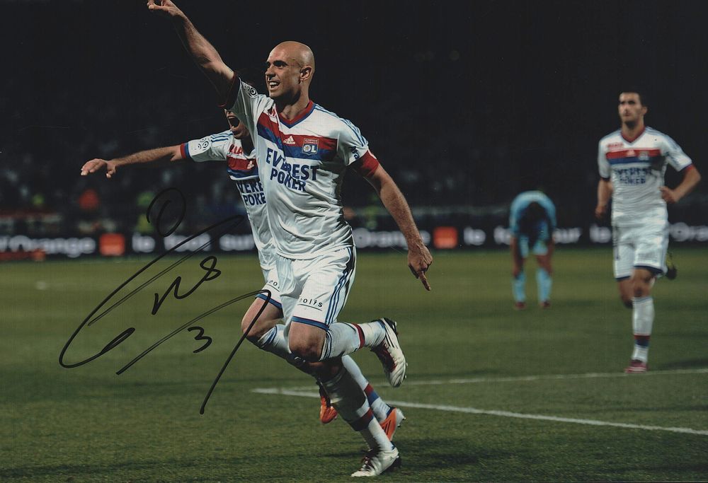 Lot 249: Cris signed 10x8inch signed 10x8inch colour photo.