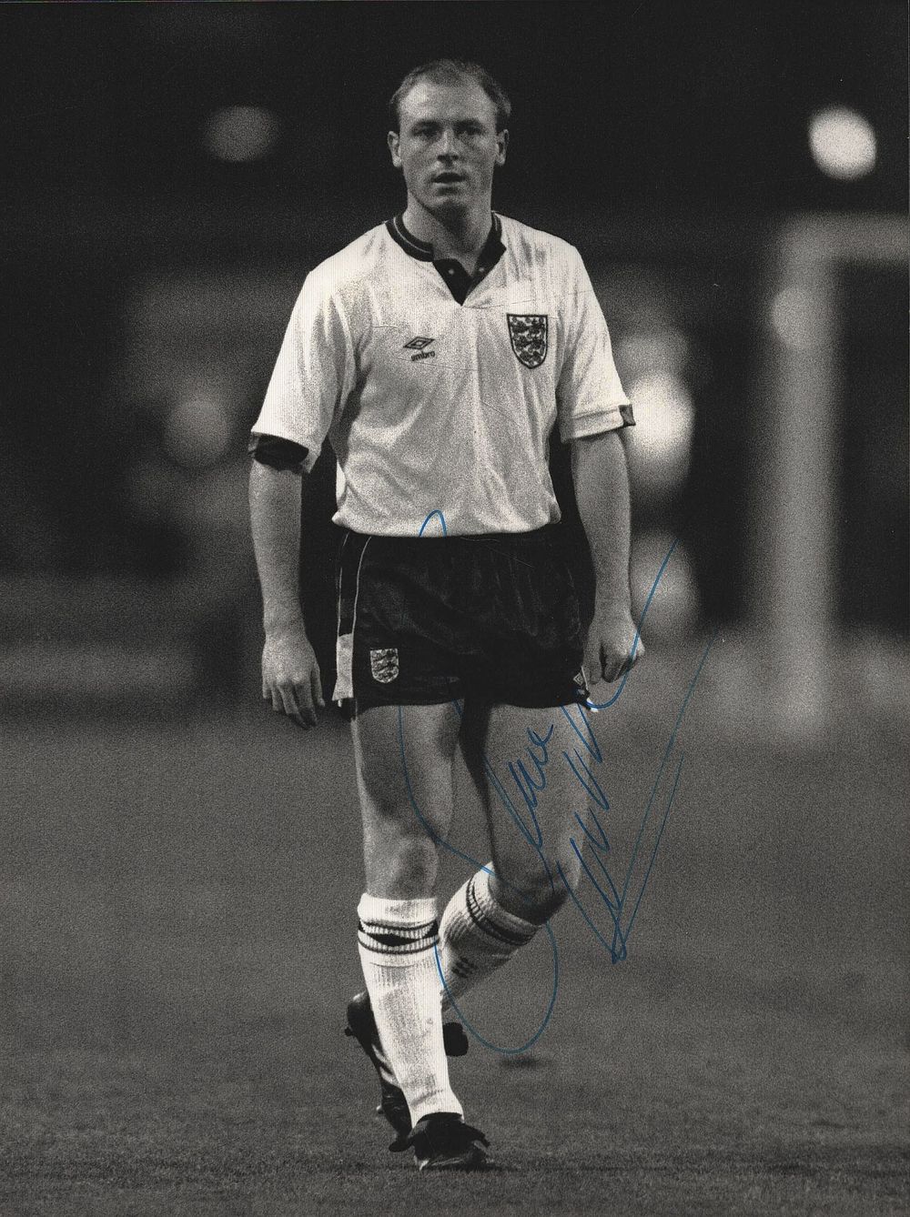 Lot 255: Steve McMahon signed 8x6inch black and white photo...