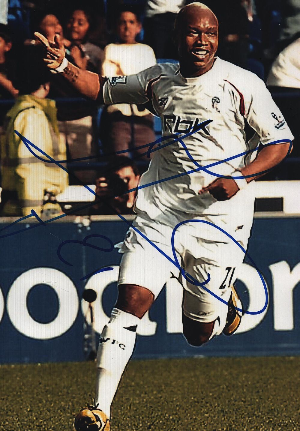 Lot 266: El Hadji Diouf signed 8x6inch colour photo.