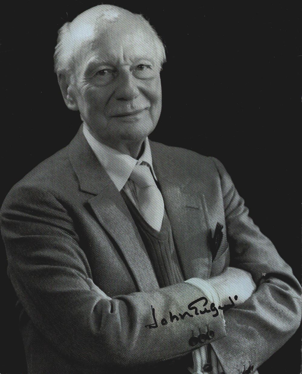 Lot 282: Sir John Gielgud signed 6x4 inch black and...