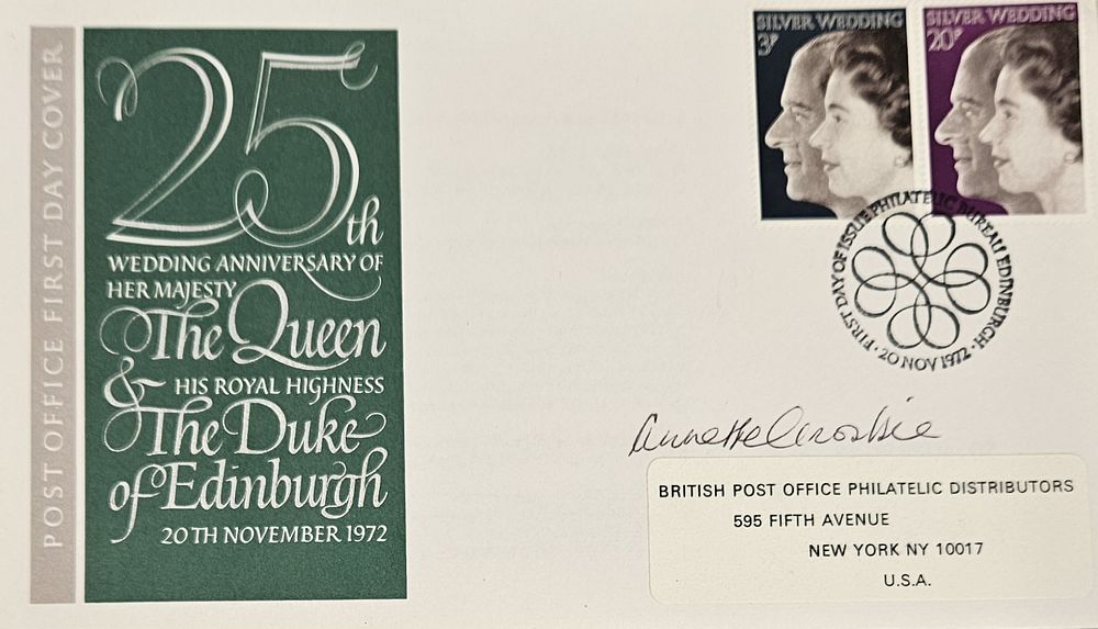 Lot 321: Annette Crosbie signed FDC. Good condition Est.