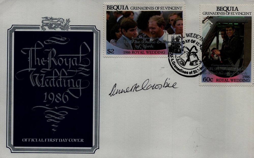 Lot 322: Annette Crosbie signed FDC. Good condition Est.