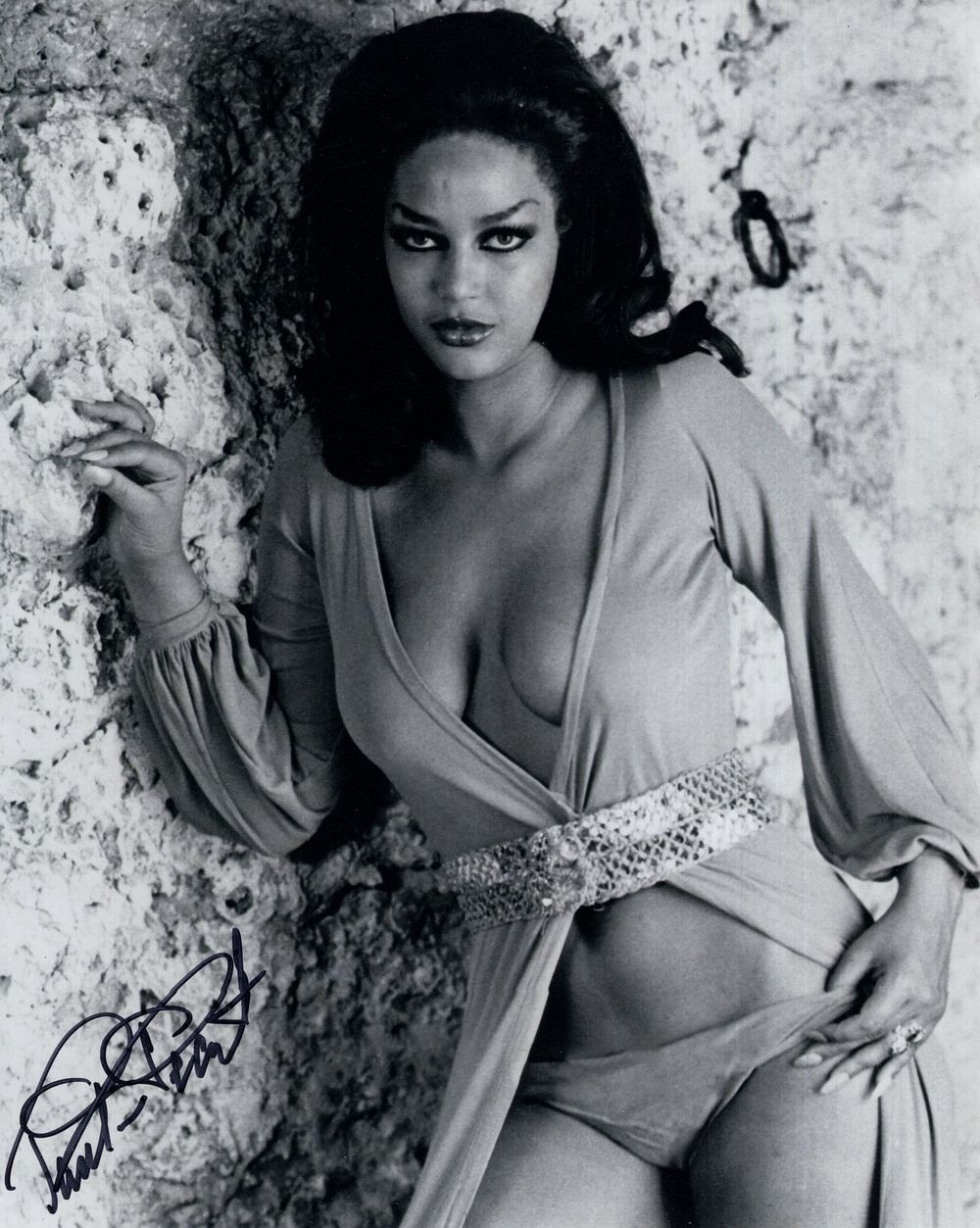 Lot 374: Hammer Horror movie scream queen actress Pauline Peart...