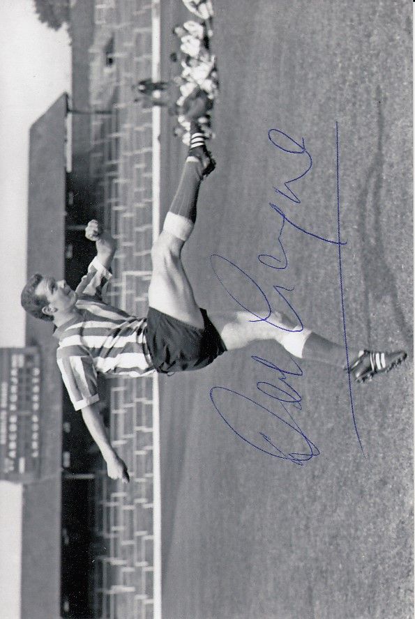 Lot 497: Autographed DAVID LAYNE 6 x 4 Photograph :...