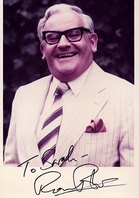 Ronnie Barker signed 6x4inch black and white photo.