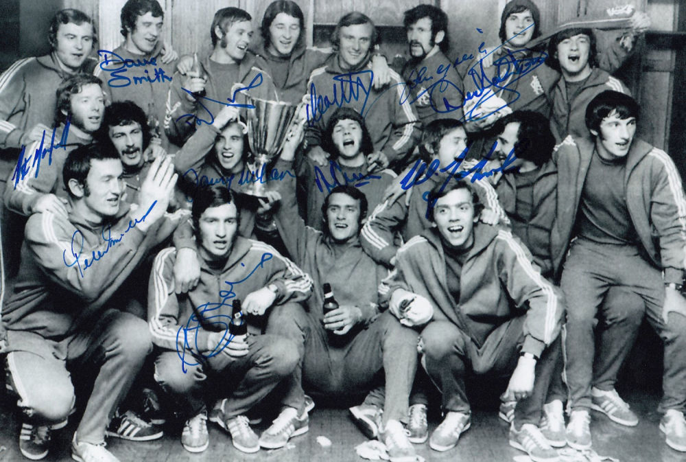Lot 116: Autographed RANGERS 12 x 8 photo - B/W,...