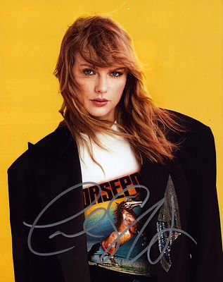 Taylor Swift signed 10x8inch colour photo.