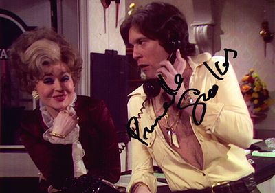Prunella Scales signed 7x5inch colour photo.