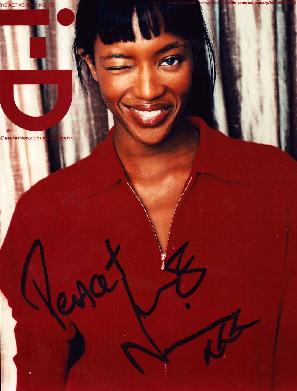 Lot 189: Naomi Campbell signed 8x6inch colour photo.