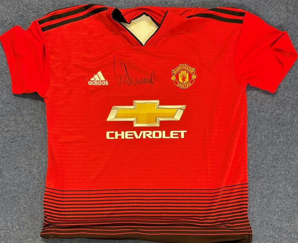 Lot 212: Football Gary Neville signed Manchester United replica shirt...
