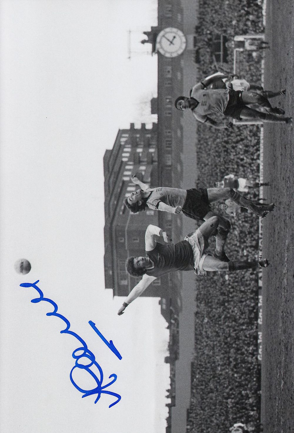 Lot 456: Autographed ALAN SUNDERLAND 12 x 8 Photograph :...