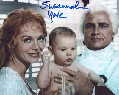 Susannah York signed 10x8inch colour photo.