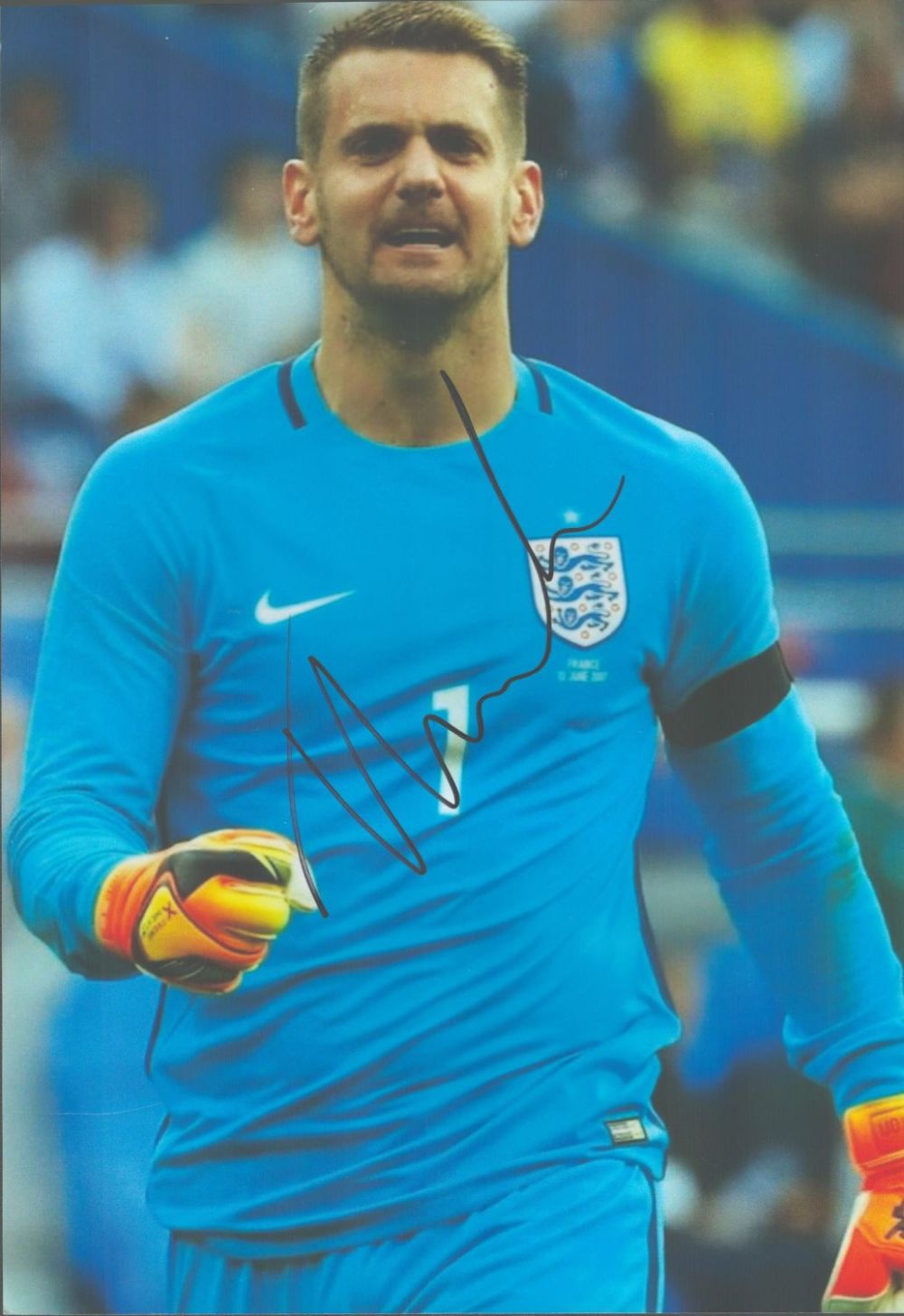 Lot 334: Football England Goalkeeper Tom Heaton Signed 12x8 inch...