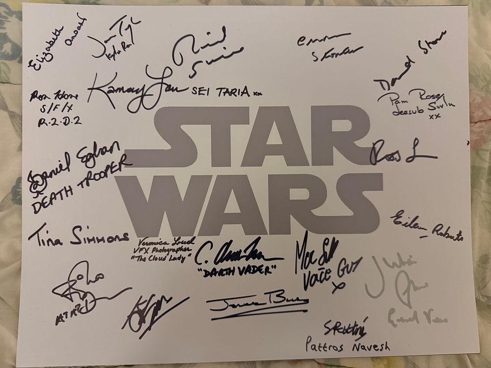 Lot 208: Star Wars 14x11 inch photo signed by TWENTY...