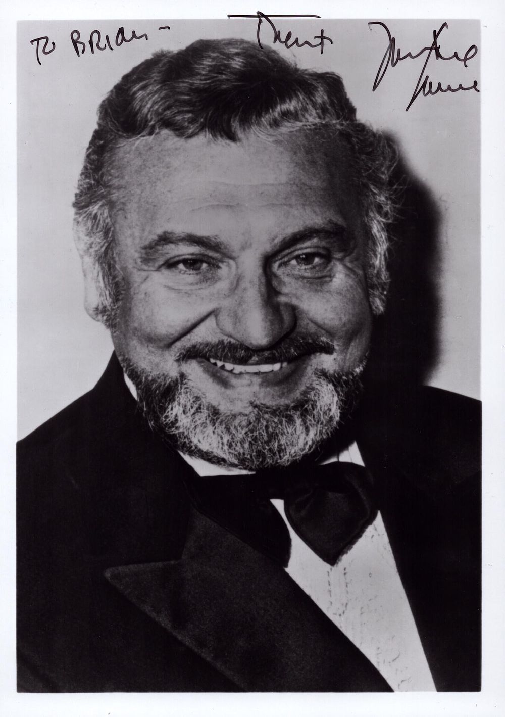 Lot 317: FRANKIE LAINE (1913-2007) Singer signed Photo .