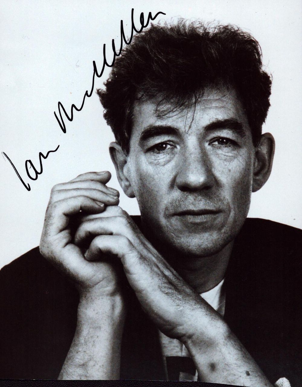 Lot 319: IAN McKELLEN Actor signed vintage Photo .