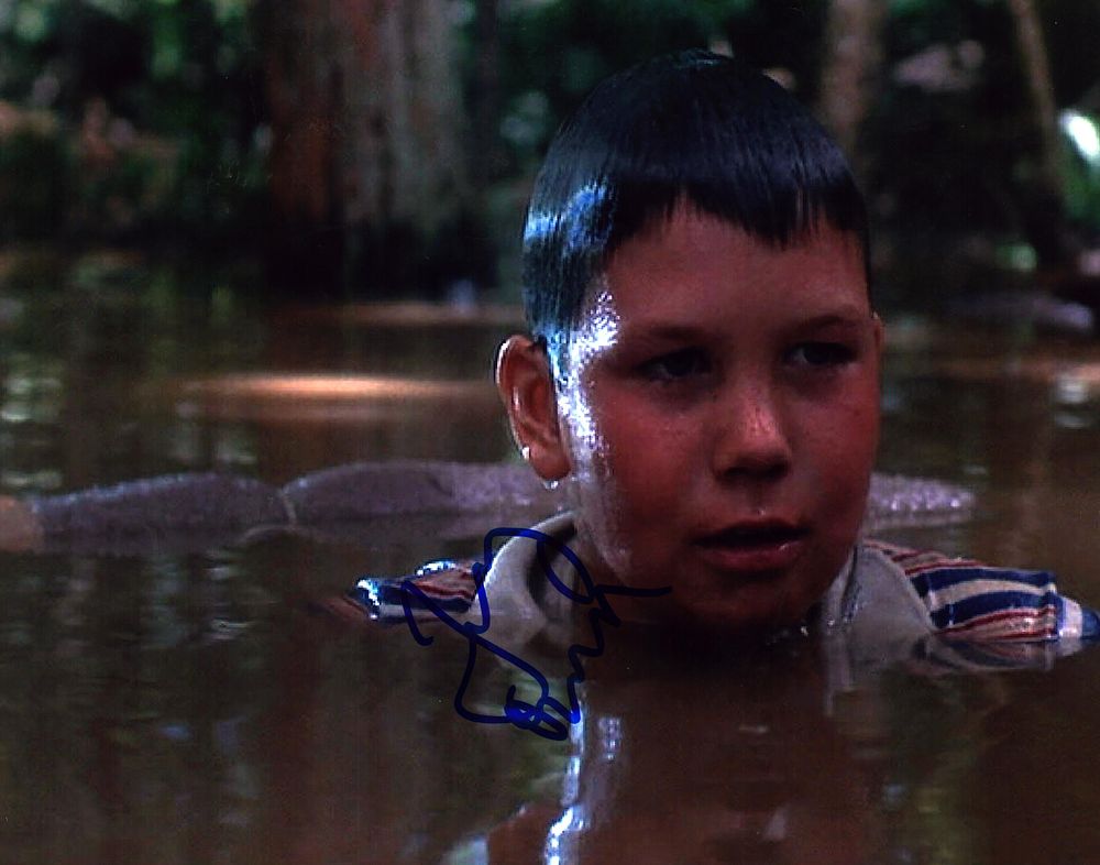 Lot 324: JERRY O’CONNELL Actor signed Stand By Me 8x10...