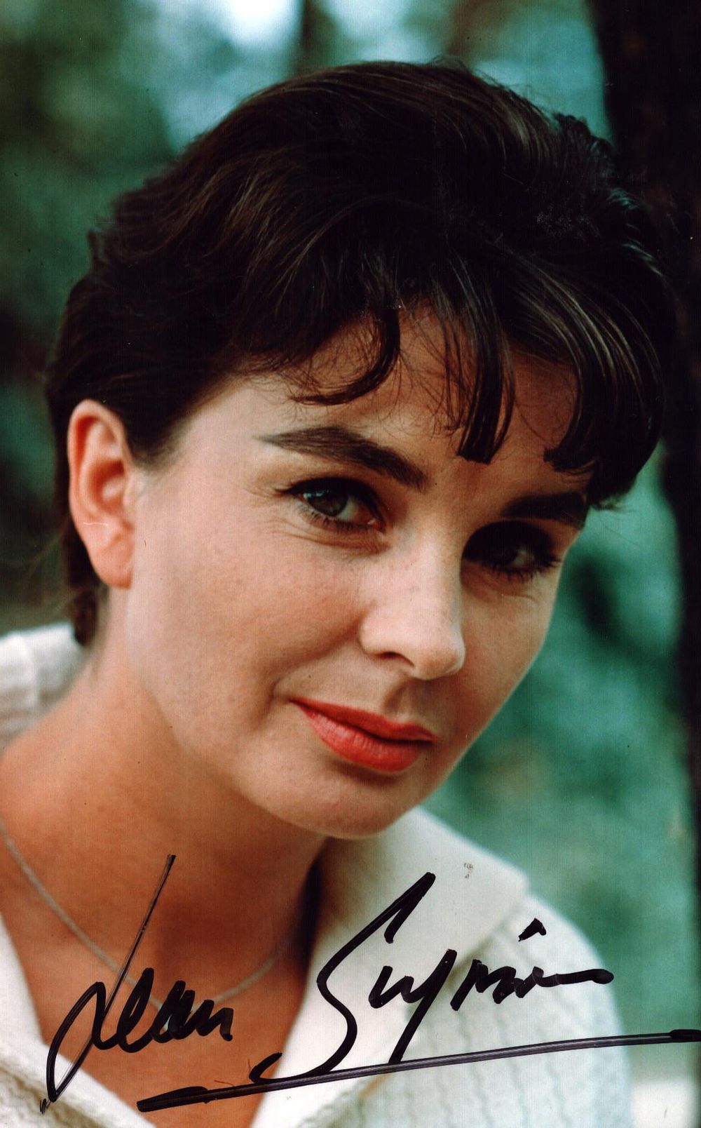 Lot 333: JEAN SIMMONS (1929-2010) Actress signed Photo .