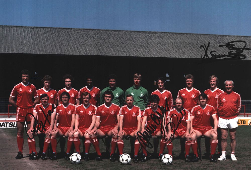 Lot 392: Nottingham Forest multi-signed 12x8inch colour photo. Includes Kenny...