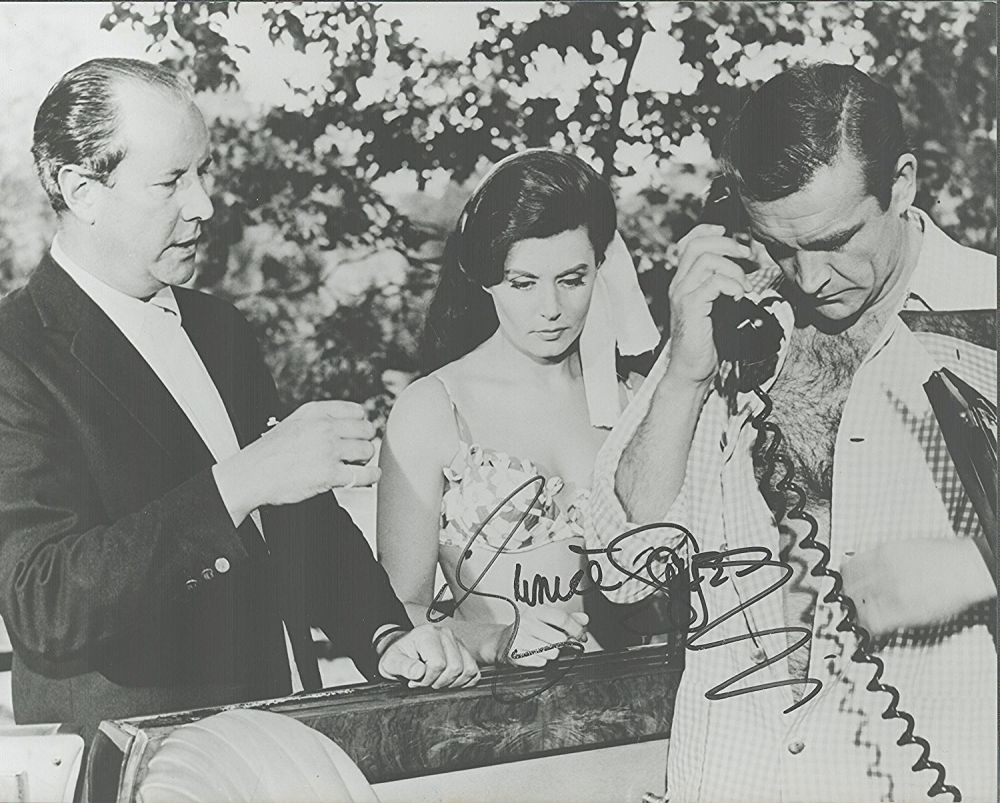 Lot 264: Bond Girl, Eunice Gayson signed 10x8 black and...